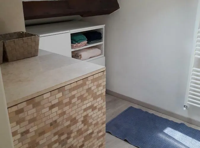 Skyline, Prázdninový dům *